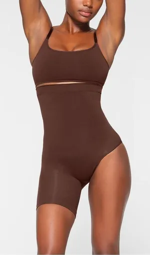 SKIMS seamless sculpt solution short left leg exposed XXS‎ cocoa thumbnail 1