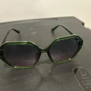 Green Sunglasses thumbnail 7