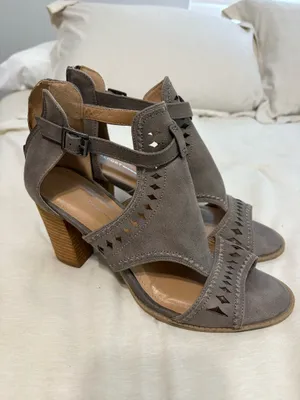 Brown Suede Heels Gray Size 9.5 thumbnail 2