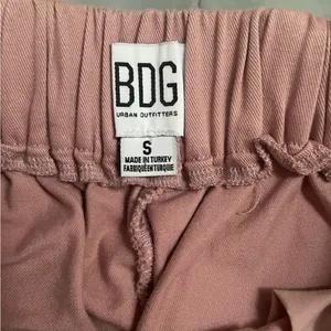 BDG Pink Cargo Jogger Pants Size Small Excellent Condition Urban‎ Outfitters thumbnail 4
