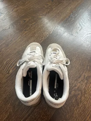 Reebok Off-White and Light Gray Low-Top Sneakers thumbnail 7