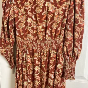 Lark + Grey women’s Floral V-Neck Dress size large thumbnail 8