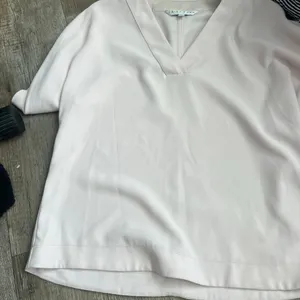 Trina‎ Turk medium blouse thumbnail 2