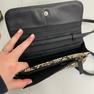 REACTION Kenneth Cole reptile print black magnetic crossbody small purse‎ bag thumbnail 6