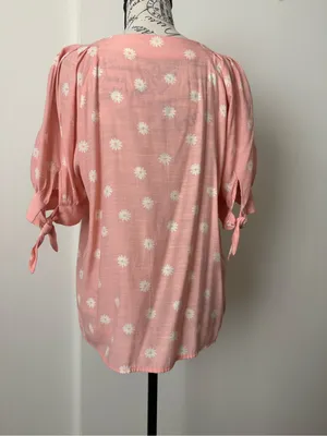 LC Lauren Conrad Pink Daisy Tie-Sleeve Blouse thumbnail 2