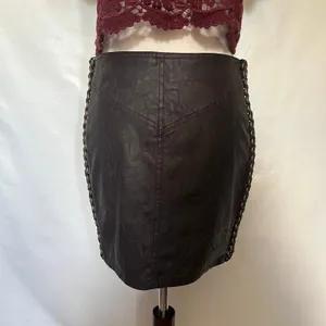 Y2K Andrew Charles Faux Leather Mini Skirt 26 Grunge Punk Brass Chain Festival thumbnail 11