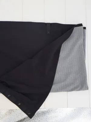 lululemon Vinyasa Scarf Wrap Black Gray Striped Snap Infinity Athleisure OS thumbnail 8