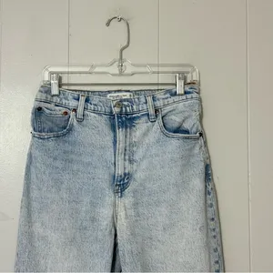 Abercrombie & Fitch 90s Straight Ultra High Rise Jeans Light Wash 28 6 thumbnail 2
