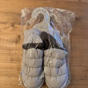 Faceplant Dreams‎ Puffer Slippers Size 7/8 Medium Gray Cozy Plush Indoor Shoes thumbnail 9