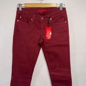 NEW GJG Denin Maroon Skinny Jeans Size 5 thumbnail 2