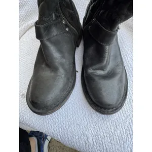 UGG Conor‎ Quilted Black Leather Australia Mid Moto Boots Size 6 Bike thumbnail 4