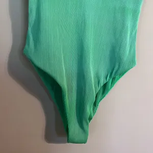 Kulani Kinis Ribbed Underwire Adjustable Strap One Piece Swimsuit Green M thumbnail 3