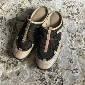 Easy Spirit COMFORTABLE SLIP ONS NEW thumbnail 1