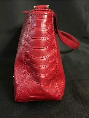 Liz Claiborne Scarlet Red Embossed Snake-Effect Crossbody Bag Purse thumbnail 7