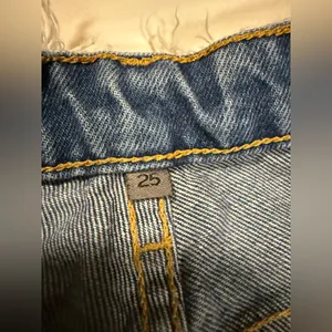 Carmar Frayed Waist High Rise Mom Jeans Size 25 thumbnail 4