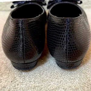 Vaneli Pointed Toe Flats Black Snakeskin‎ Bow Classic Professional Womens 8.5 thumbnail 4