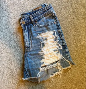 American Eagle Highest Rise Baggy Distressed Shorts thumbnail 6