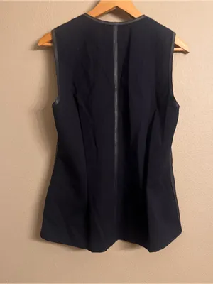 ILLIA Sleeveless Leather Zip Front Vest Black Size 8 thumbnail 4