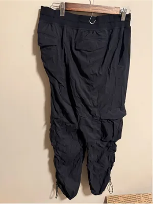 Lululemon Dance Studio Relaxed-Fit Mid-Rise Cargo Pant Black 2024- Size Medium thumbnail 5