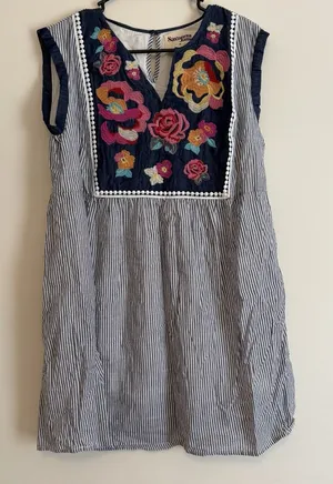 Savanna Jane Striped Floral Embroidered Dress size M Blue White Sleeveless thumbnail 1