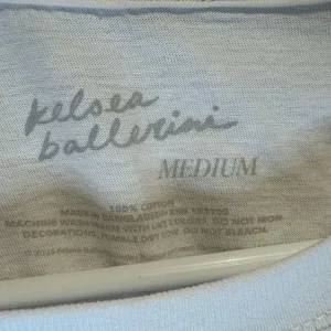 Kelsea Ballerina shirt‎ womens white shirt sleeve country music hip hop Size M thumbnail 3
