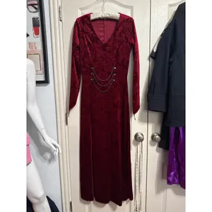 Spirit Halloween Maroon Velvet Brocade Chain Dress Gothic Ren Faire Goth Cosplay thumbnail 2