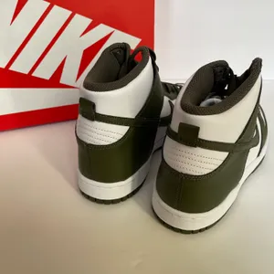 Nike Dunk High Shoes thumbnail 3