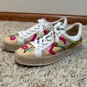 Dolce Vita Azalia Floral Embroidered Woven Raffia Sneakers Size 8.5 thumbnail 4