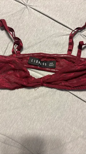 Lioness Top - red/burgundy linen thumbnail 4