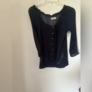 Abercrombie & Fitch Sheer Ruffle Button Blouse Size XS Navy thumbnail 9