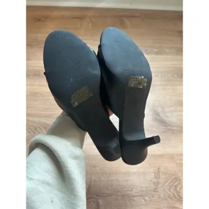 HALSTON | NEW Seville Knot Detail Slip On Pointed Toe Kitten Heels, Size‎ 9.5 thumbnail 6