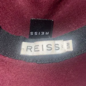 ✨Reiss Mimi burgundy trilby hat on Olivia Palermo✨ thumbnail 9