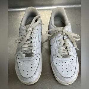 Nike Air Force 1 Low Shoes Womens White Sneakers - Size 5.5 - VGUC thumbnail 3