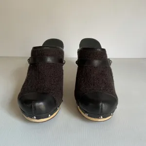 UGG Black Tweed Wooden Clog Mules Heels Women’s Size 9 thumbnail 4
