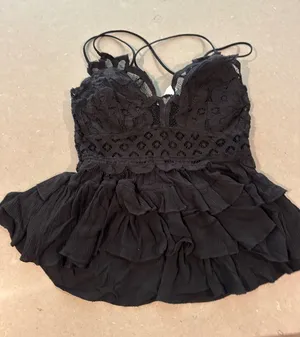 Zenana Black Lace Ruffle Cami Top Sleeveless Blouse Women's‎ Size L thumbnail 1