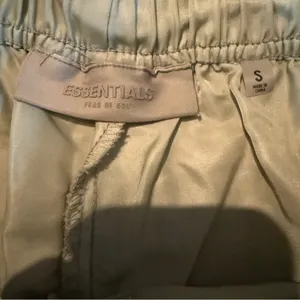 Fear of God Essentials Shorts Unisex Size Small Beige Nylon‎ Athletic thumbnail 5
