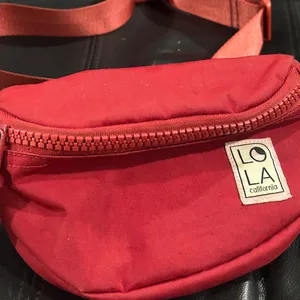 LOLA California Red waist Bag thumbnail 2
