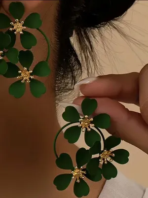 Exquisite Camellia Green w/ Gold Accents Dangle Earrings NWT thumbnail 1