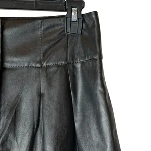 Intermix Shorts Women 4 Black Kitty Pleated Faux Leather‎ High Rise Streetwear thumbnail 4