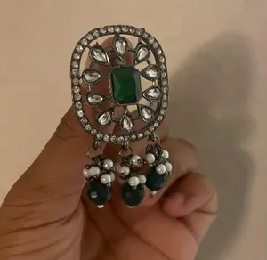 Green earrings thumbnail 2