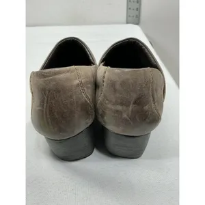 womans Excellent Condition born slip on shoes Size 8 brown Square Toe Block Heel thumbnail 3