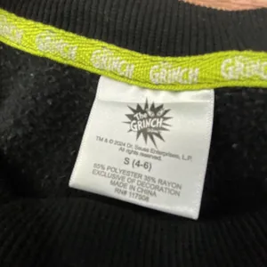 Dr Seuss Womens The Grinch Sweatshirt Small Black Pink Youre A Mean One Graphic thumbnail 5