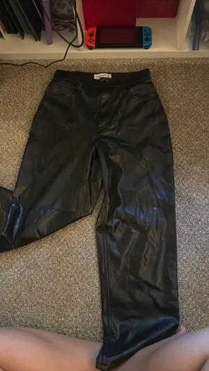 Abercrombie Ankle Straight Ultra High-Rise Curve Love Leather Pants thumbnail 4