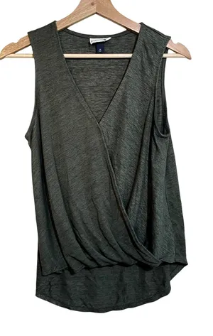 Universal Thread forest green short sleeved mock wraparound tank top women's M‎ thumbnail 1
