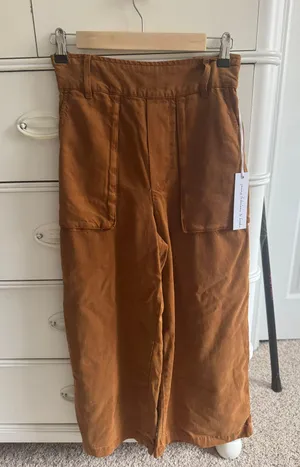 Pants Store thumbnail 1