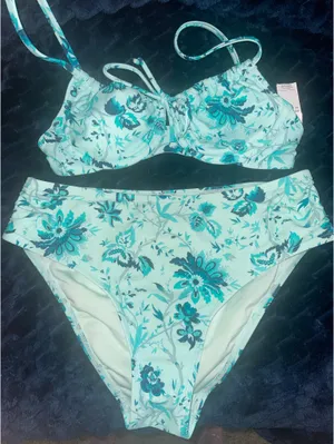 Cupshe Bikini Floral Set thumbnail 1