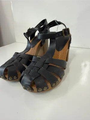Charlotte Russe Women’s Freeda Black Fisherman Heels. Size: US 6 thumbnail 3