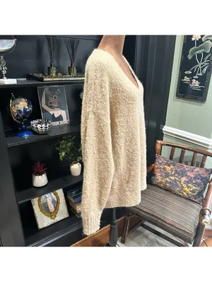 Aerie Teddy V-Neck Bouclé Sweater – Size Large – Cozy Texture & Relaxed Fit thumbnail 5