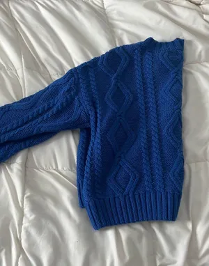 Sweater thumbnail 1