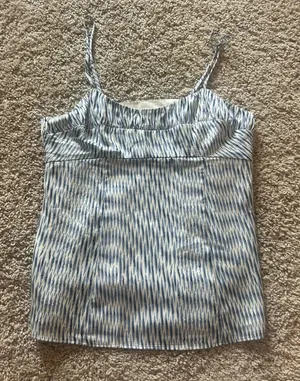 Banana republic blue pattern tank top thumbnail 1